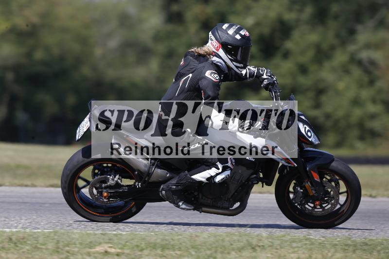 Archiv-2025/49 26.08.2025 Cornu Master School ADR/gruen-vert/60